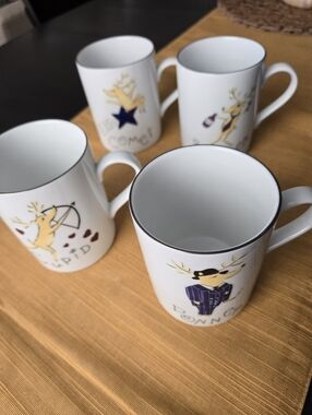 Pottery Barn Holiday Mug Set of 4  Dasher Dancer Donner Blitzen *with flaw